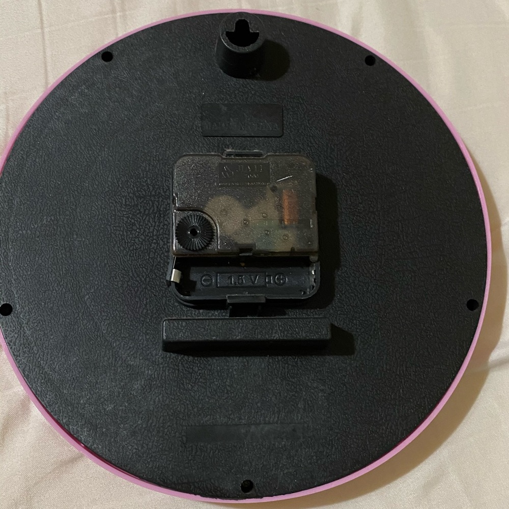 Hello kitty clock - Picture 2 of 2